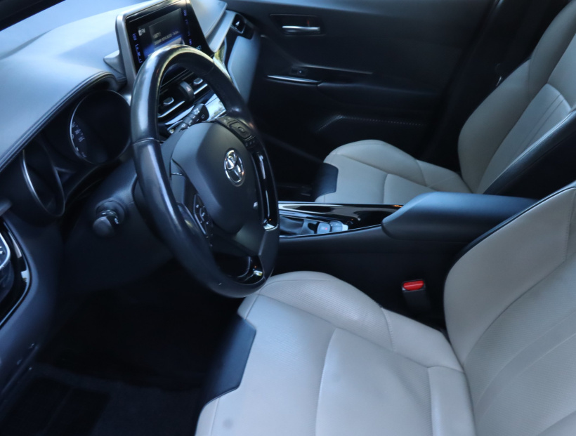 Toyota C-HR, 2019