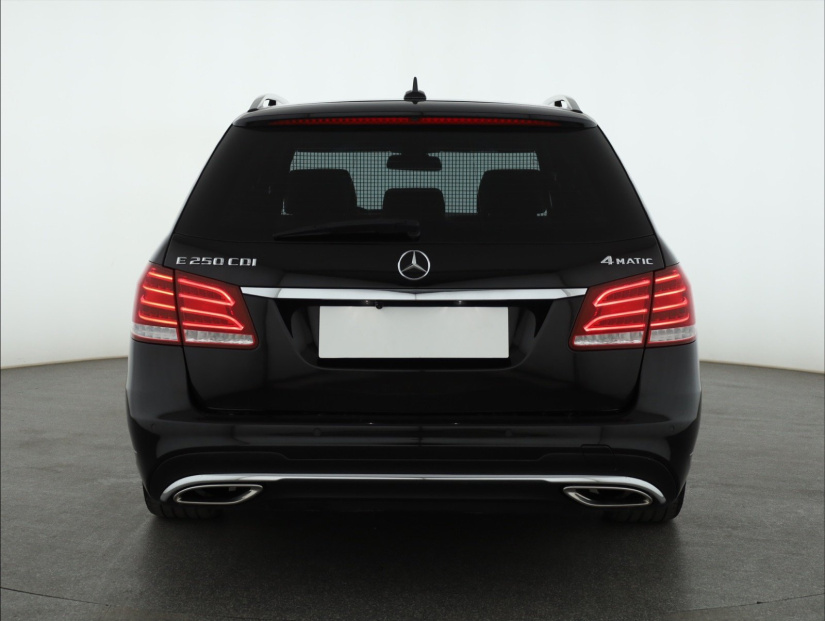 Mercedes-Benz E, 2013
