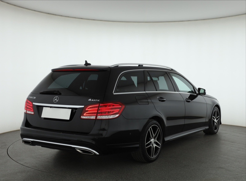 Mercedes-Benz E, 2013