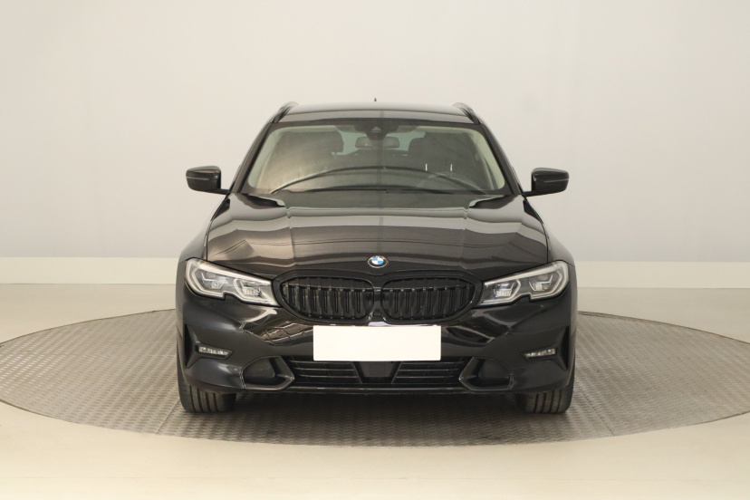 BMW 3, 2021