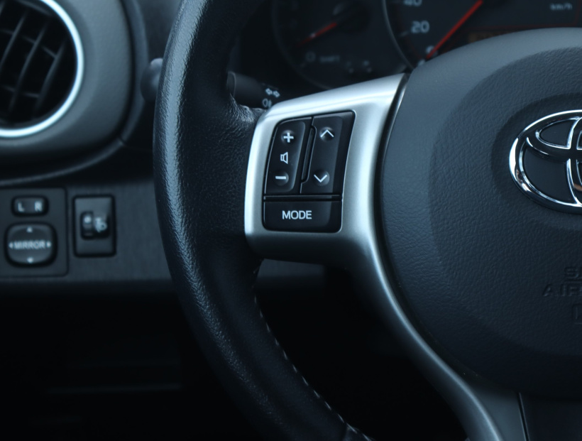 Toyota Yaris, 2012