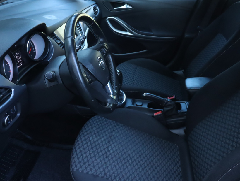 Opel Astra, 2018