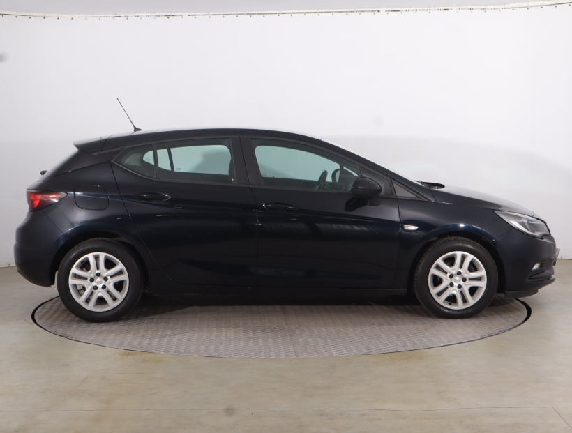 Opel Astra, 2018