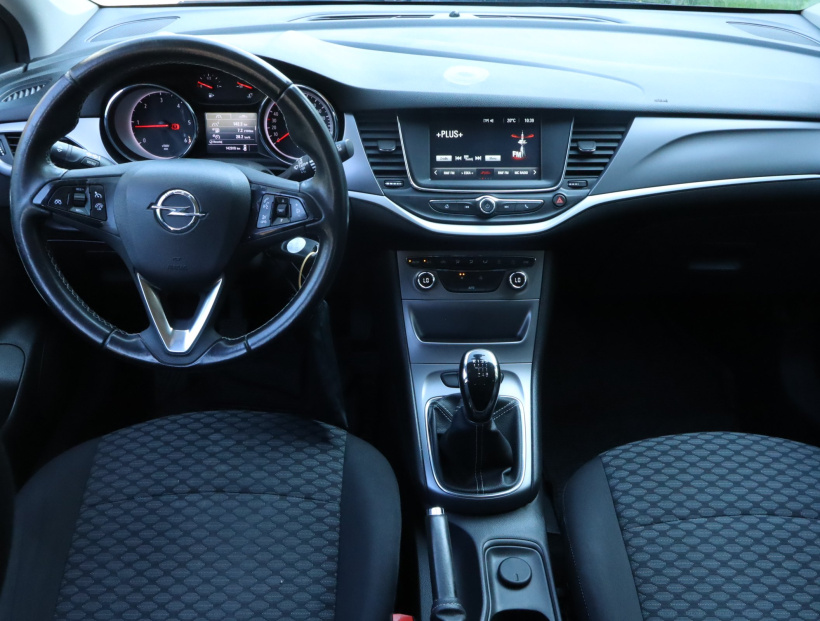 Opel Astra, 2018