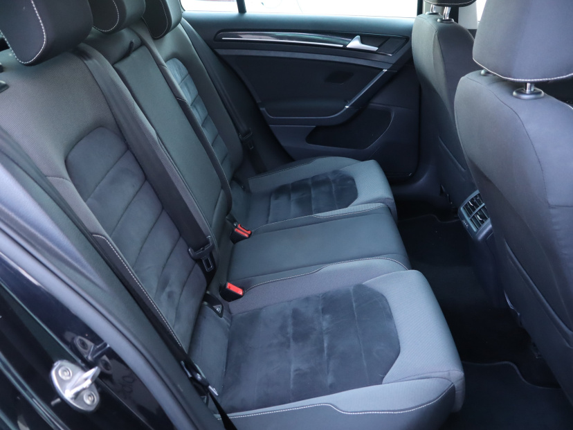 Volkswagen Golf, 2015