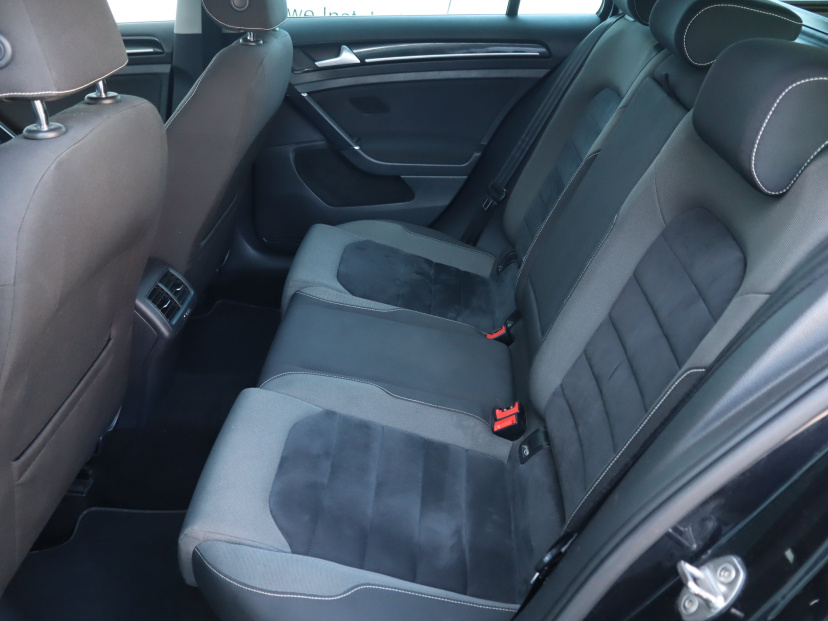 Volkswagen Golf, 2015
