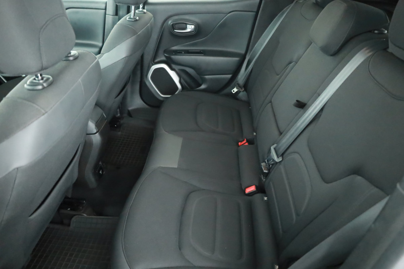 Jeep Renegade, 2016
