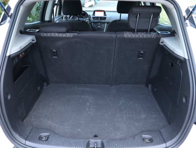 Opel Mokka, 2015