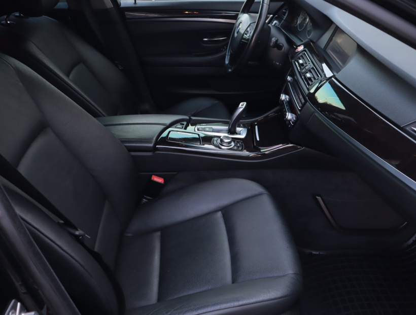BMW 5, 2011