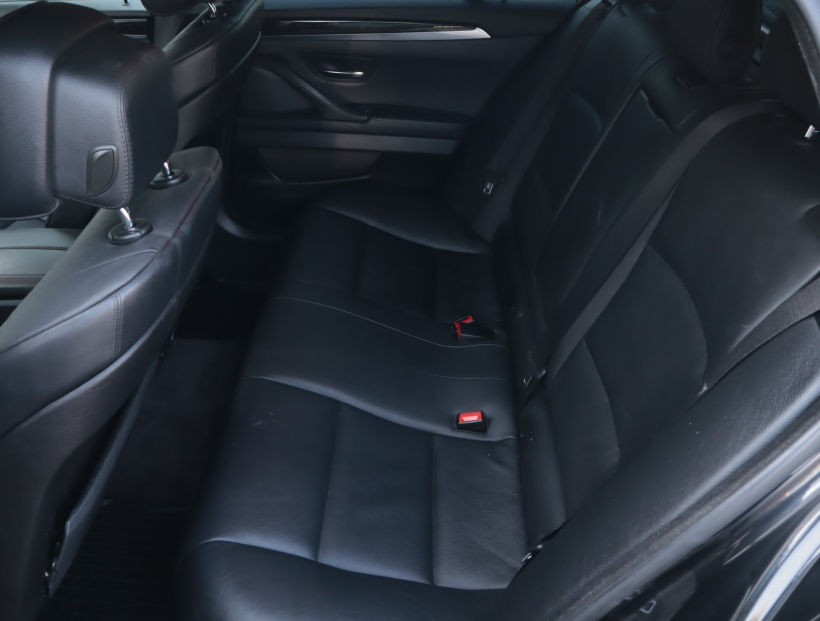 BMW 5, 2011