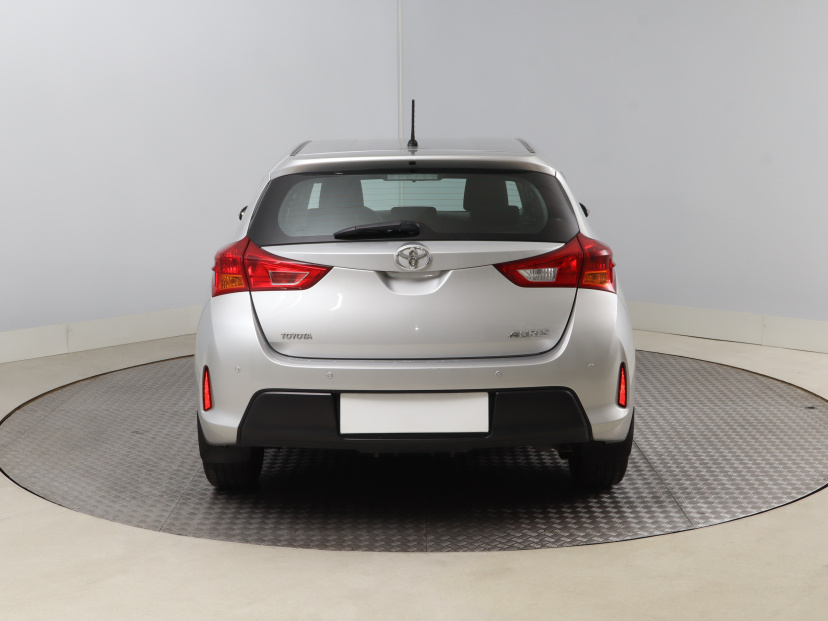 Toyota Auris, 2014