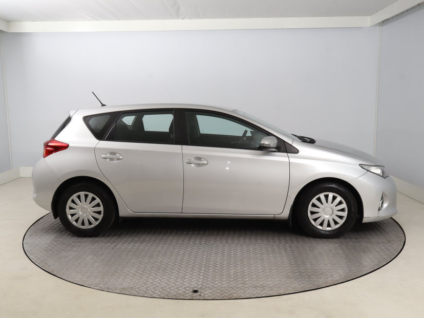 Toyota Auris, 2014