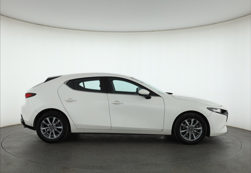 Mazda 3, 2022