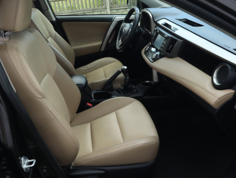 Toyota RAV 4, 2014
