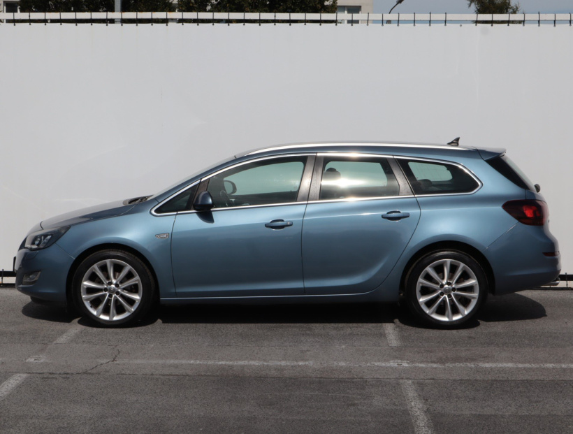 Opel Astra, 2010