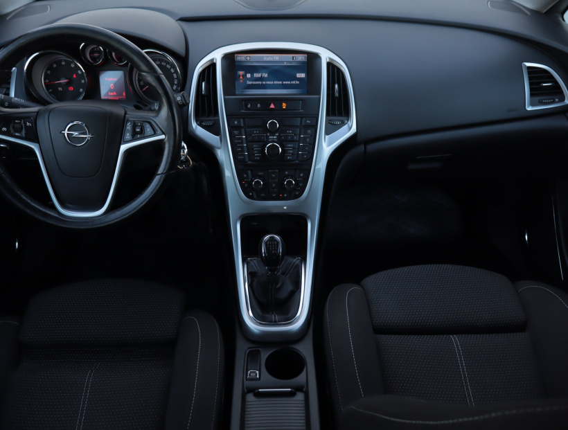 Opel Astra, 2010