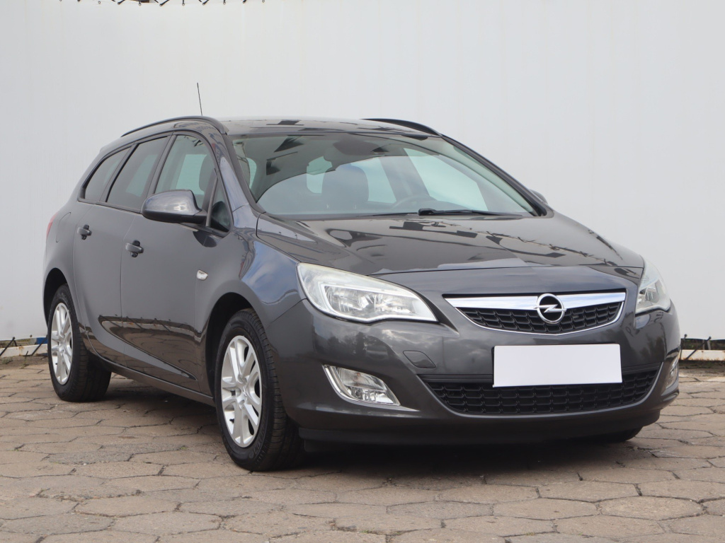 Opel Astra, 2012