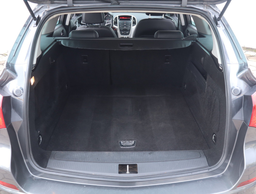 Opel Astra, 2012