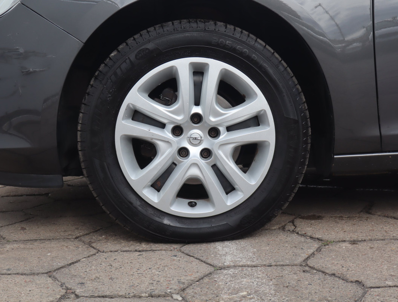 Opel Astra, 2012