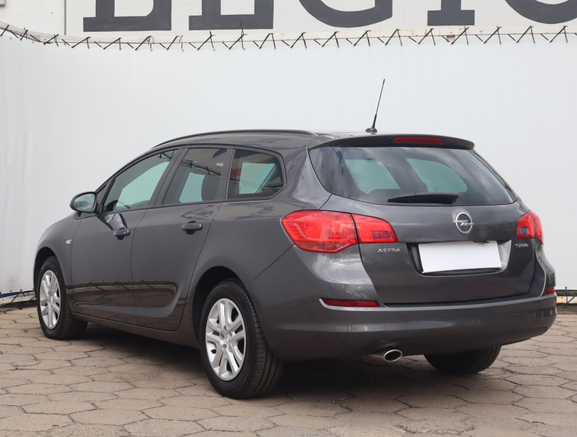 Opel Astra, 2012