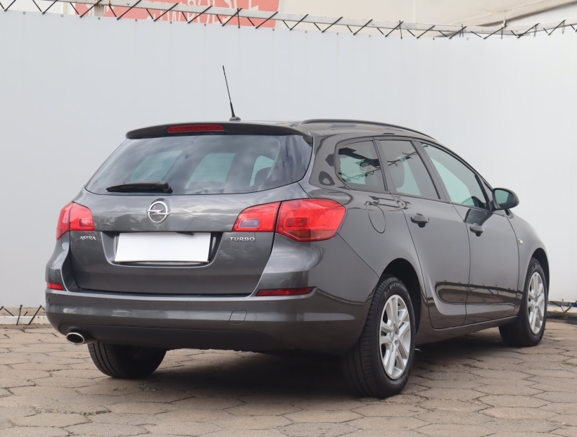 Opel Astra, 2012