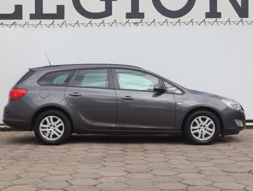 Opel Astra, 2012