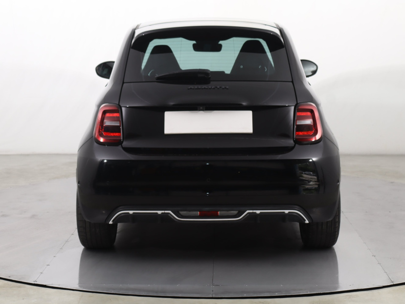 Abarth 500e, 2023
