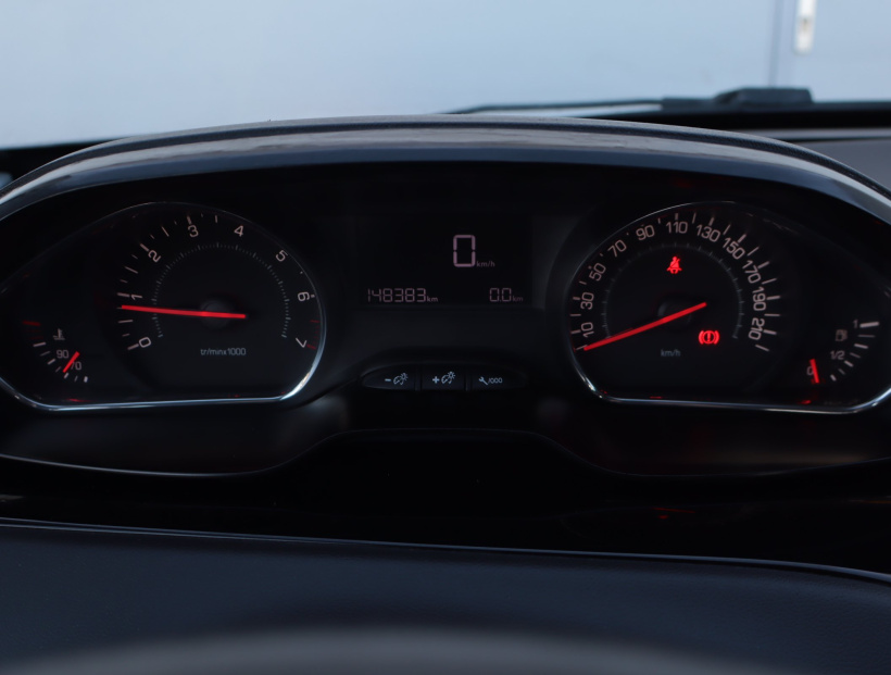 Peugeot 208, 2012