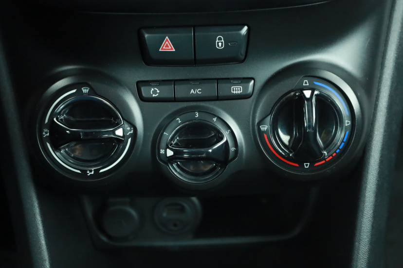 Peugeot 208, 2012