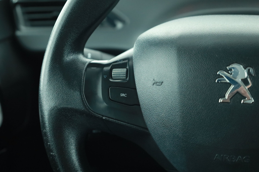 Peugeot 208, 2012