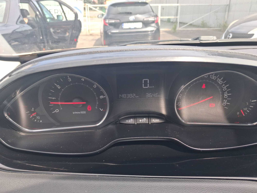Peugeot 208, 2012