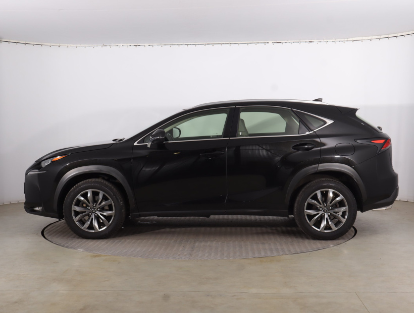 Lexus NX, 2015