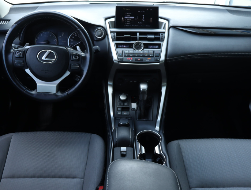 Lexus NX, 2015
