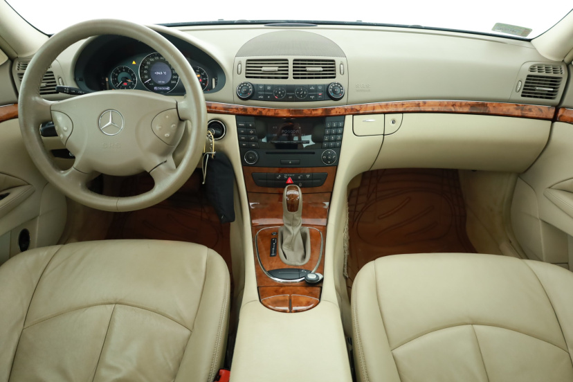 Mercedes-Benz E, 2006