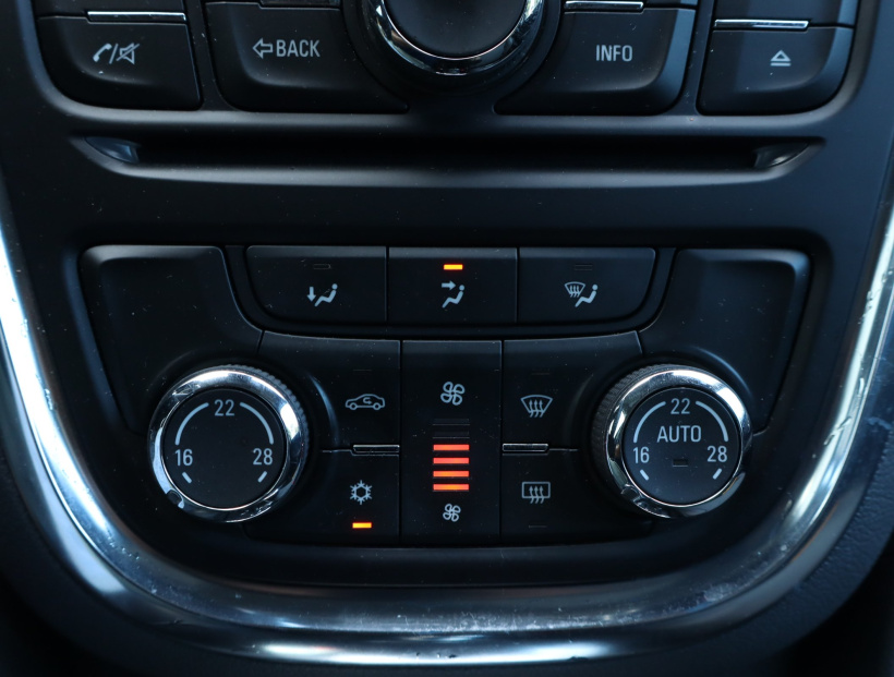 Opel Mokka, 2014