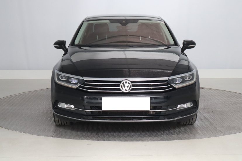 Volkswagen Passat, 2015