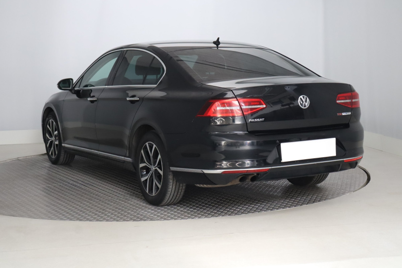 Volkswagen Passat, 2015