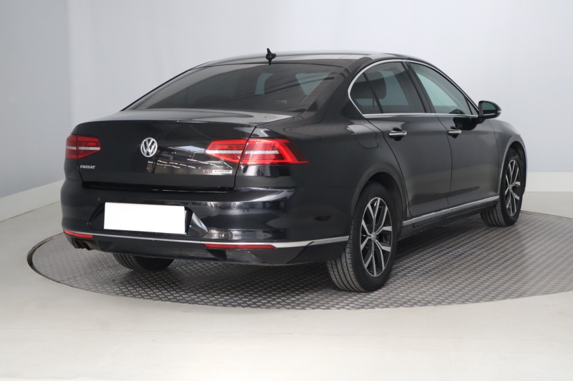 Volkswagen Passat, 2015