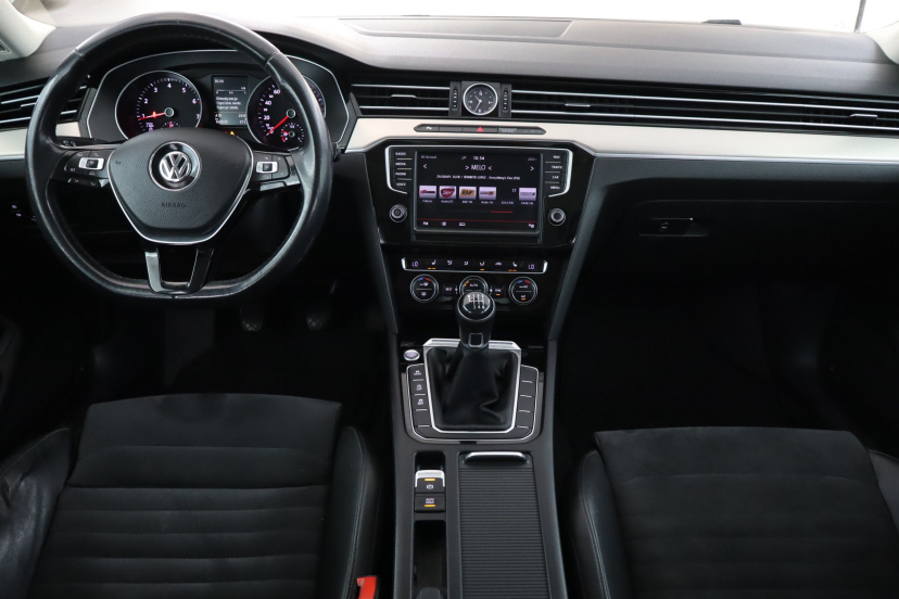 Volkswagen Passat, 2015