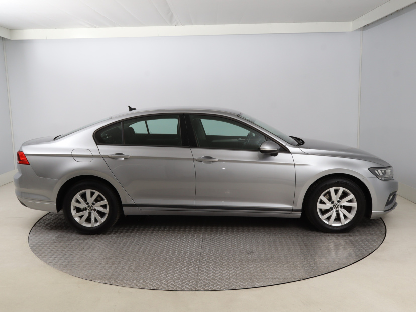 Volkswagen Passat, 2020