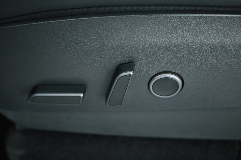 Tesla Model Y, 2023
