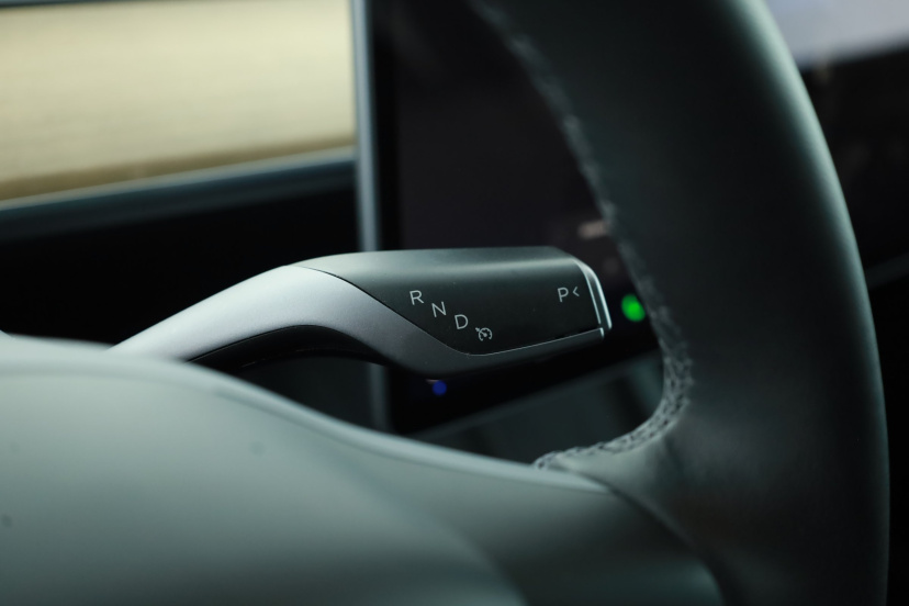 Tesla Model Y, 2023