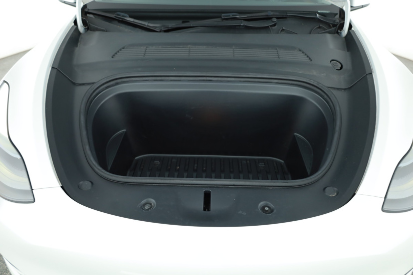 Tesla Model Y, 2023
