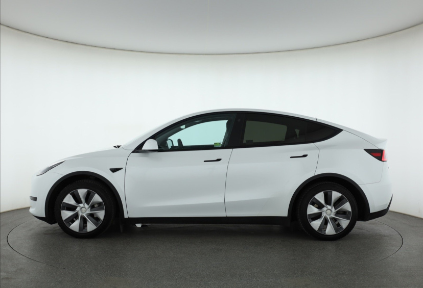 Tesla Model Y, 2023