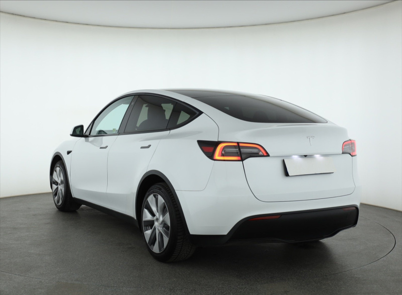 Tesla Model Y, 2023