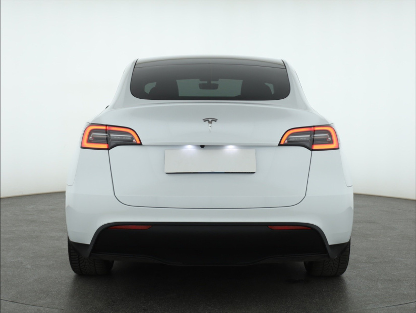 Tesla Model Y, 2023