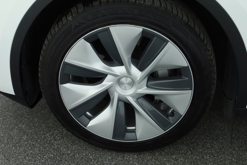 Tesla Model Y, 2023