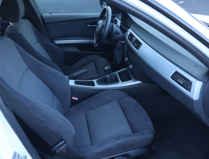BMW 3, 2011