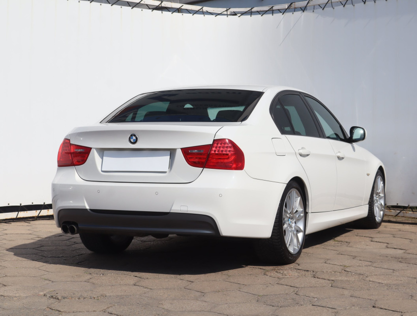 BMW 3, 2011