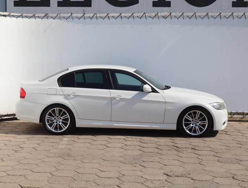 BMW 3, 2011